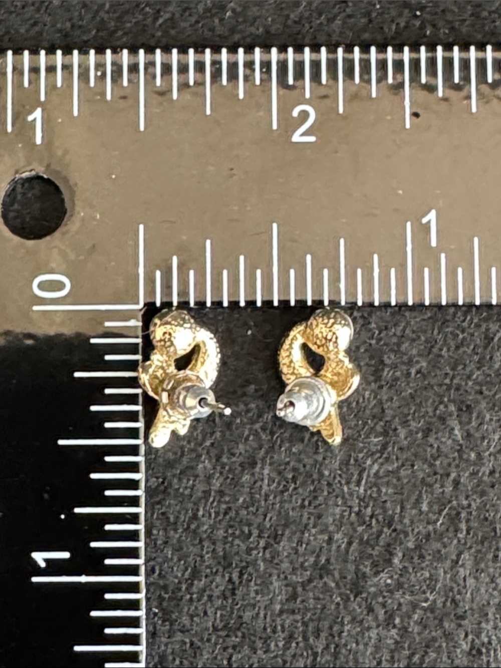 VTG Marvella Gold Tone Swirl Earrings Faux Pearl and Emerald Rhinestone Pierced - Picture 4 of 4